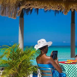 Otel Legends, Negril