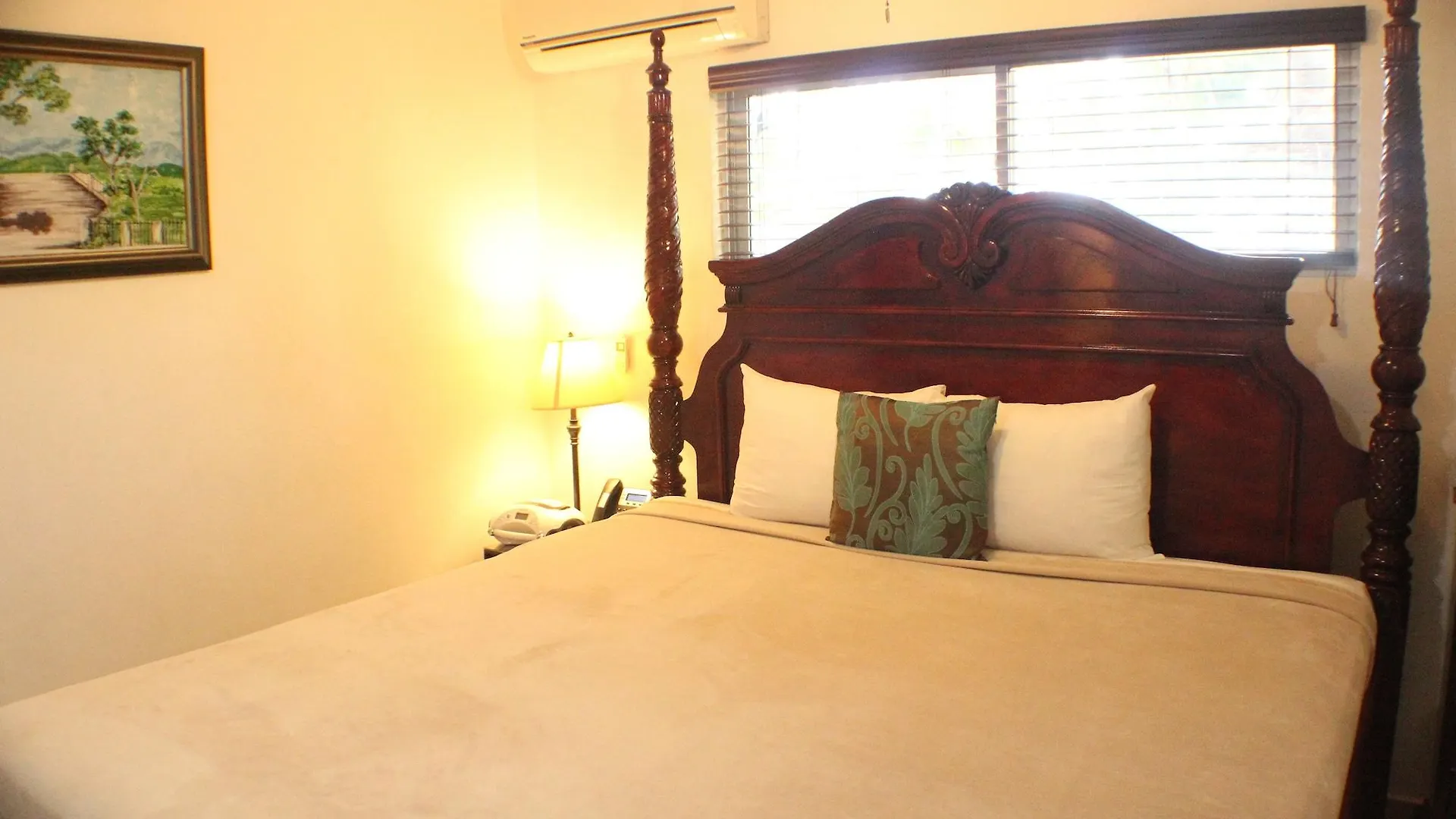 Altamont West Hotel Montego Bay